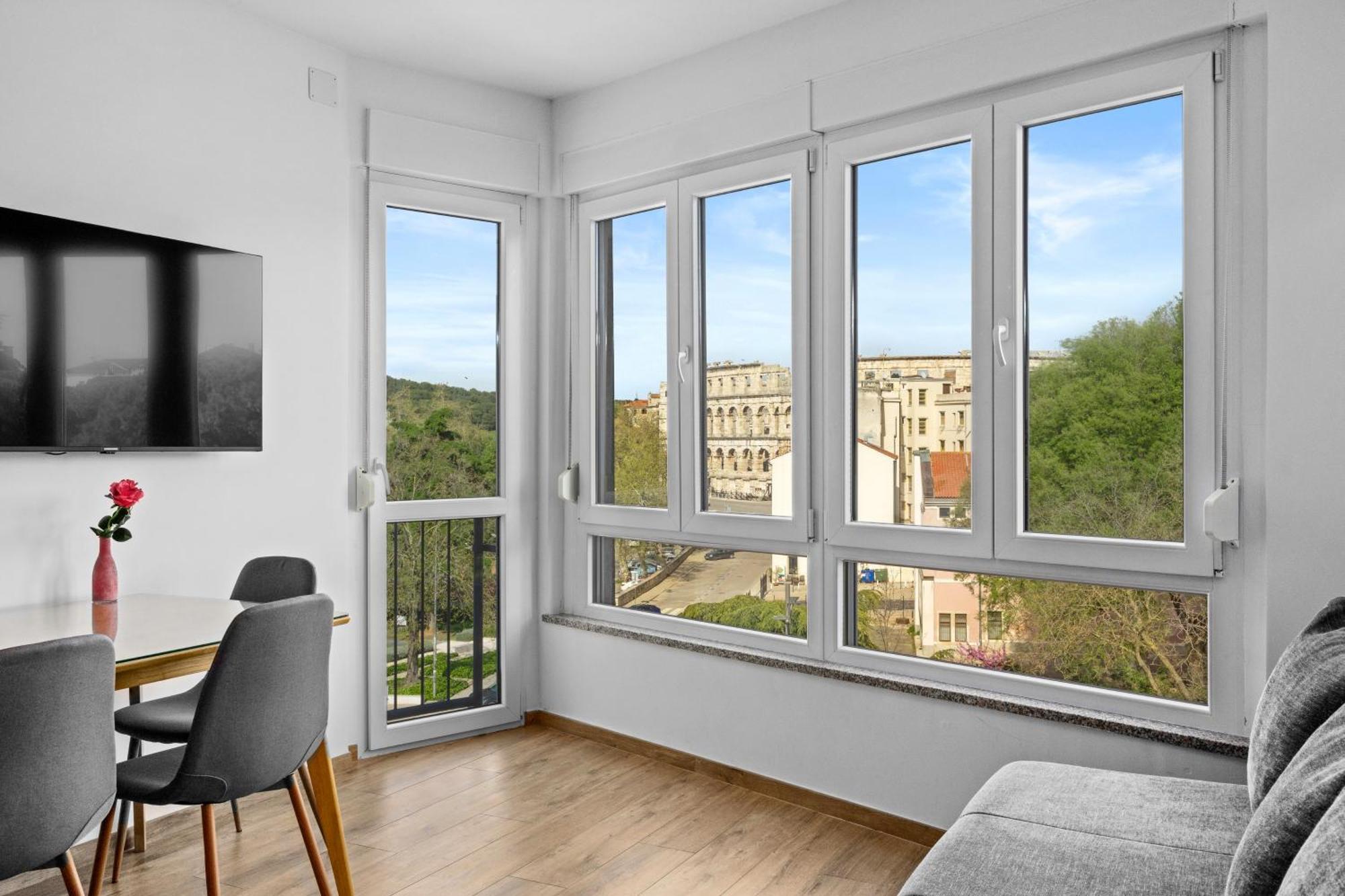 Sylvia Center Apartment Pula Buitenkant foto